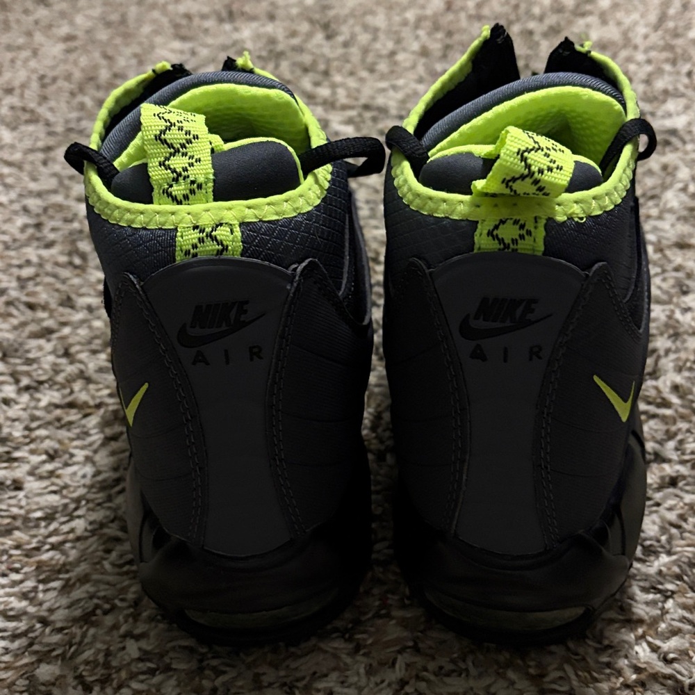 Size - 9.5 Nike Air Max 95 Sneakerboot
Anthracite Volt - Picture 5 of 6